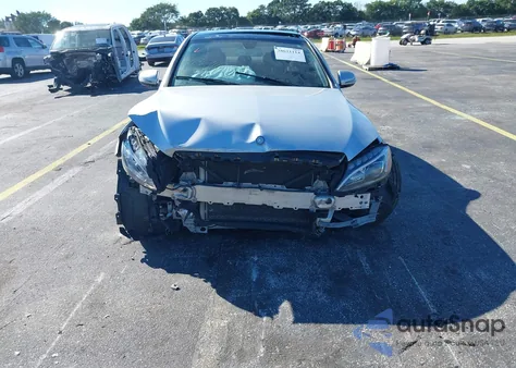 2016 Mercedes-Benz C 300 из США, поврежденный, VIN 55SWF4KB6GU098332